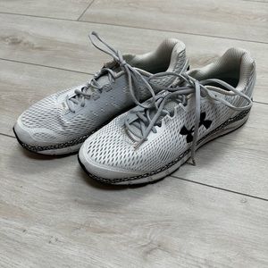 Men’s Under Armour sneakers